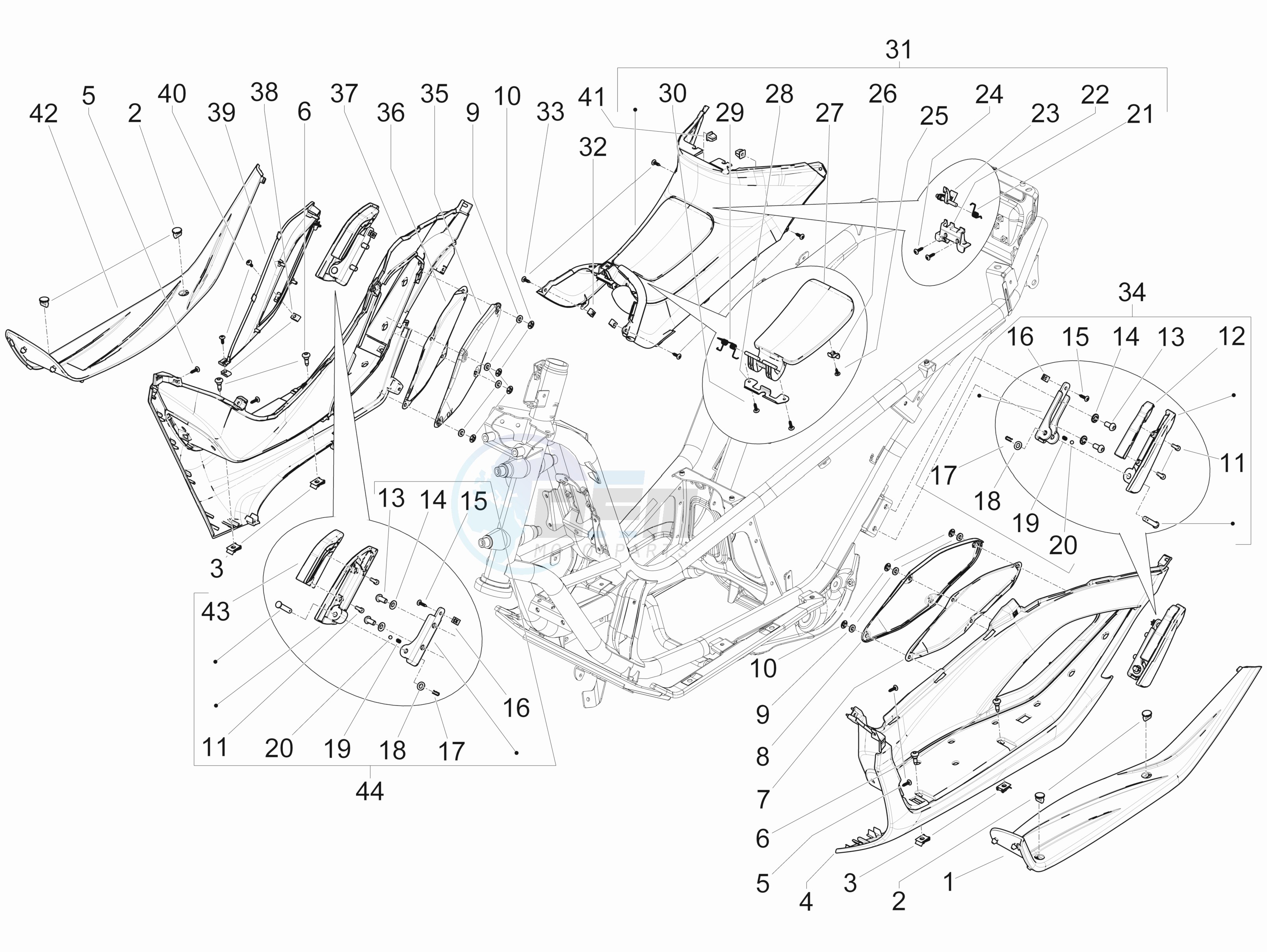 Central cover - Footrests image