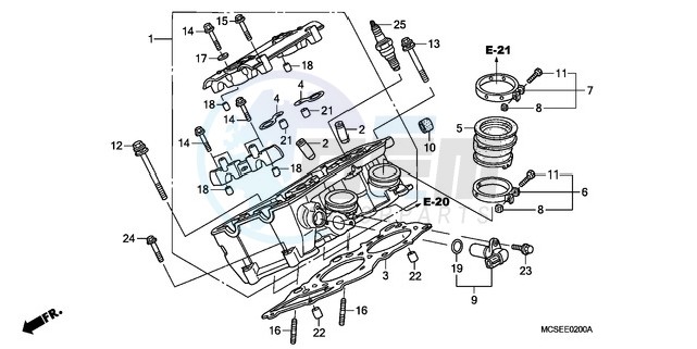 RIGHT CYLINDER HEAD image