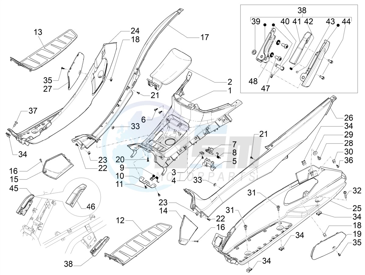 Central cover - Footrests image