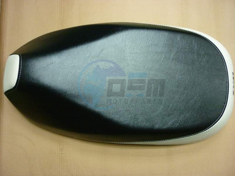 Product image: Sym - 77200-A7A-200-T17 - DOUBLE SEAT COMP(BK/W)  0